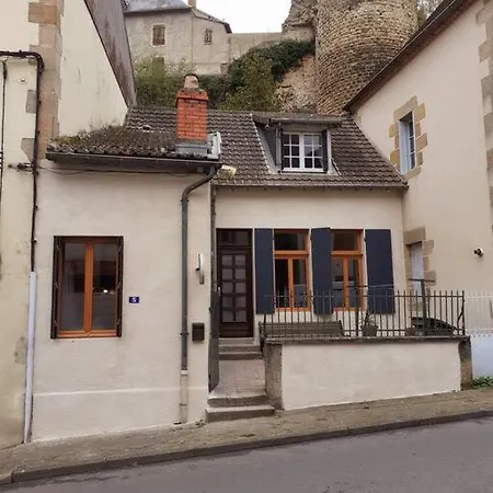 Sous Le Chateau L'archambault